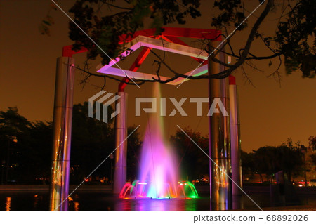 Rainbow fountain 68892026