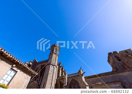 Main cathedral of medieval Carcassonne town Main cathedral of medieval Carcassonne town 68892132