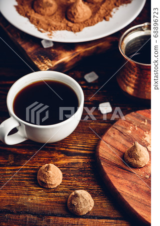 Homemade chocolate truffles 68896723