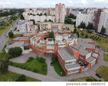 a view of the educational institution from a height, aerial photography 4k a view of the educational institution from a height, aerial photography 4k 68898333