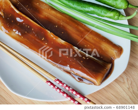 亞洲食品醬油和鰻魚 68901148