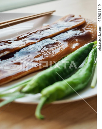 亞洲食品醬油和鰻魚 68901149