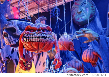 An extraordinary space to immerse yourself in a horror mood on Halloween 68901631