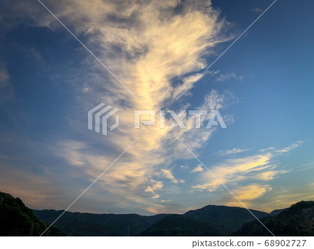 Early morning clouds in Yura Town, Wakayama Prefecture 68902727