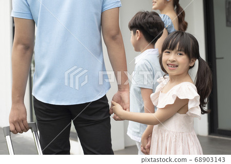 Family lifestyle trip Family lifestyle trip 68903143