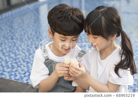 Child kids portrait Child kids portrait 68903219