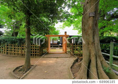 Suzume no Yado Ryokuchi Park, an old folk house in Meguro Ward 68906185