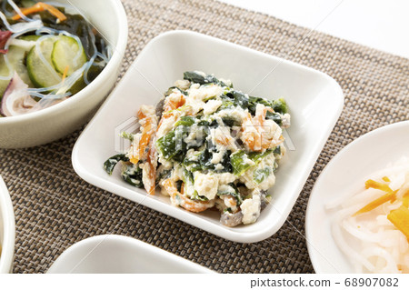 Shiraae (Japanese salad) 68907082