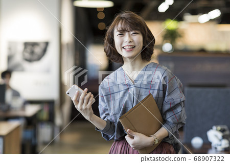 女商人 68907322