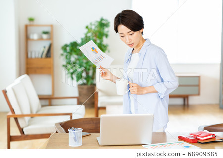 遠程辦公女性中生活生活方式休閒 68909385