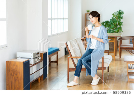 女性生活生活方式中 68909386