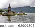 Ulun Danu Beratan 68909805