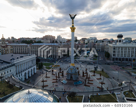 Independence Square in Kyiv, Ukraine. Maidan. Aerial view 68910166