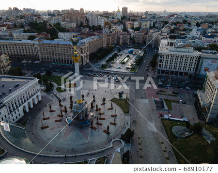Independence Square in Kyiv, Ukraine. Maidan. Aerial view 68910177