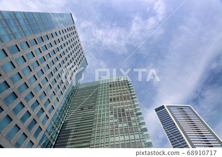 skyscraper  68910717