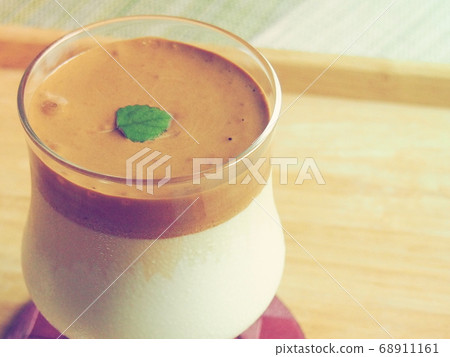 Dalgona coffee on the tray 68911161