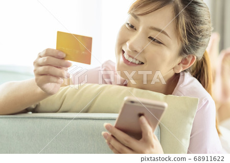 woman, shopping online woman, shopping online 68911622