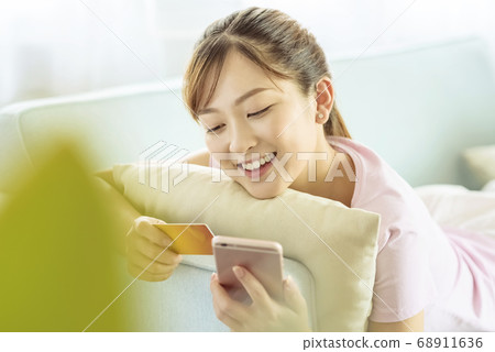 woman, shopping online woman, shopping online 68911636