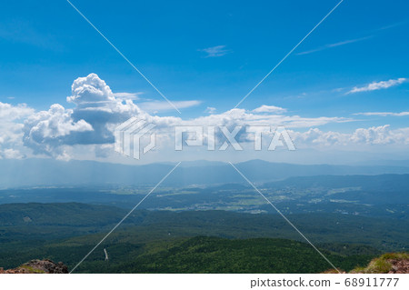 Scenery from the observatory near the summit of Mt. Chausu (Yatsugatake) 68911777
