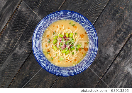 Asian japanese vegetarian ramen noodle soup 68913295