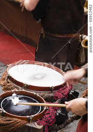 street musician playing street musician playing 68913462