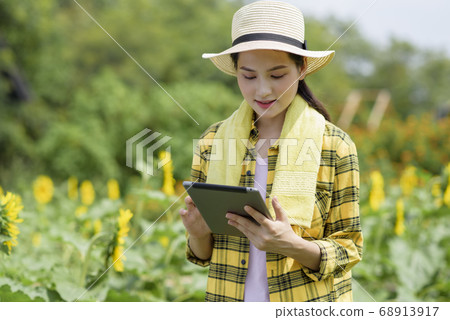 High-tech agriculture High-tech agriculture 68913917