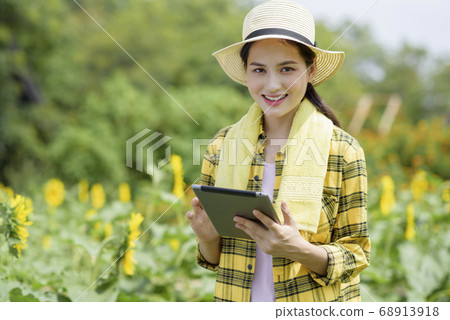 High-tech agriculture High-tech agriculture 68913918