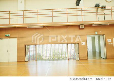 小學體育館 68914246
