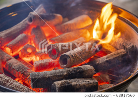 Charcoal fire, barbecue, charcoal grill, yakiniku Charcoal fire, barbecue, charcoal grill, yakiniku 68917560