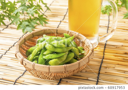 生啤酒和毛豆 68917953