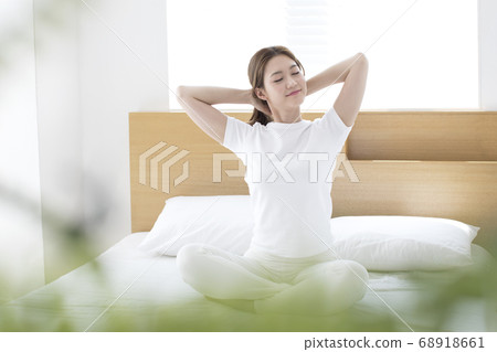 Young woman, lifestyle Young woman, lifestyle 68918661