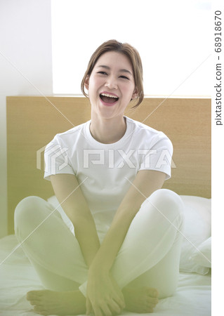 Young woman, lifestyle 68918670
