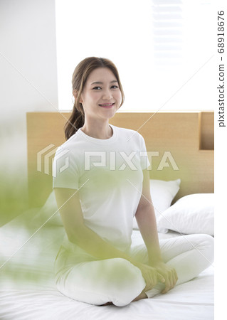 Young woman, lifestyle Young woman, lifestyle 68918676