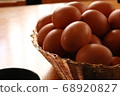 Fresh eggs 68920827