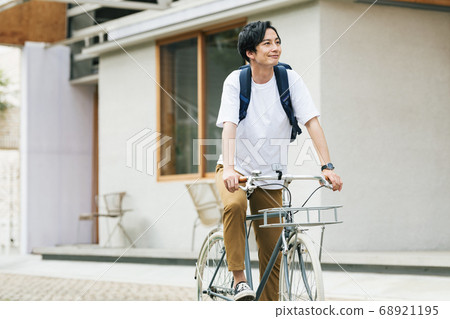 一個人騎自行車出去 一個人騎自行車出去 68921195