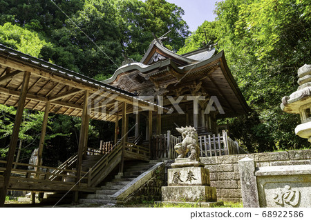Uenomachi Kameyama Hachiman Shrine Main Hall Fuchu City, Hiroshima Prefecture Uenomachi Kameyama Hachiman Shrine Main Hall Fuchu City, Hiroshima Prefecture 68922586
