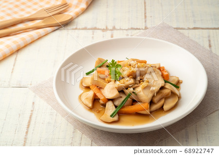 Stir Fried Mushrooms (Pleurotus Eryngii (King Oyster Mushroom)) Stir Fried Mushrooms (Pleurotus Eryngii (King Oyster Mushroom)) 68922747