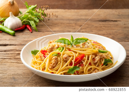 Stir-Fried Minced chicken and Basil Spaghetti Stir-Fried Minced chicken and Basil Spaghetti 68922855
