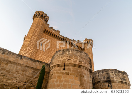 Medieval castle in Sajazarra, La Rioja, Spain Medieval castle in Sajazarra, La Rioja, Spain 68923393
