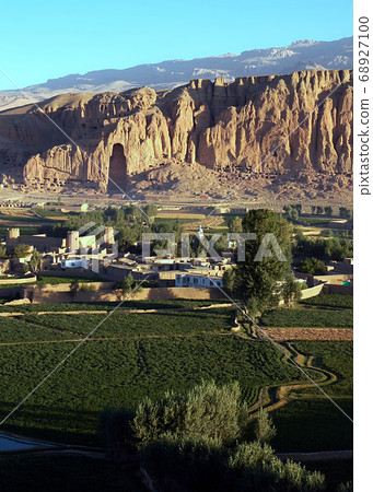 Bamyan (Bamiyan) in Central Afghanistan. This is a view over the Bamyan (Bamiyan) Valley showing the large Buddha niche in the cliff. The Buddhas were destroyed by the Taliban. UNESCO site Afghanistan 68927100