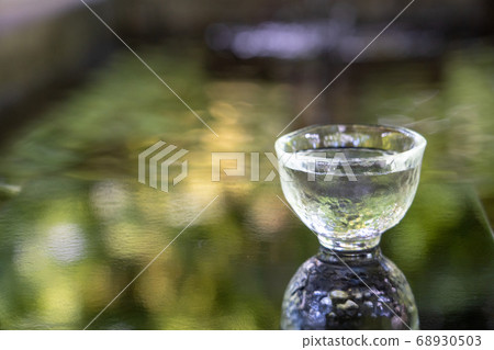 Hand water and sake glass 68930503