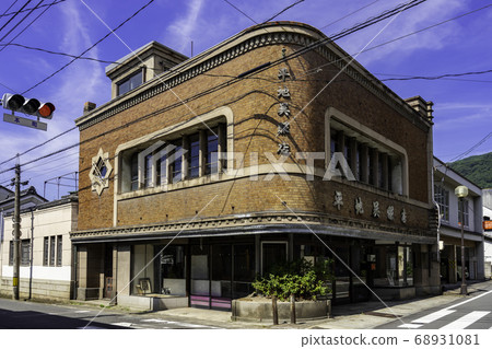 Exit street, Honji Hirachi kimono store, Fuchu city, Hiroshima prefecture 68931081