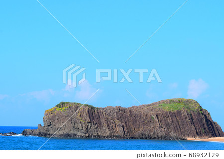 Tateiwa [San'in Kaigan Geopark] 68932129