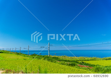 新潟縣村上市日本上越線藍天與海 68932690