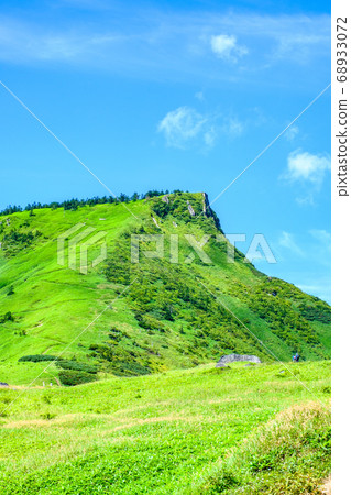 Scenery of Kenashi Pass (view of Mt. Gafu from Kenashi Pass) 68933072