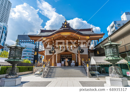 Tokyo cityscape in Japan with a view of Suitengu 68935317