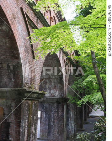 Kyoto's fresh green Nanzenji and Suidokaku 68936549