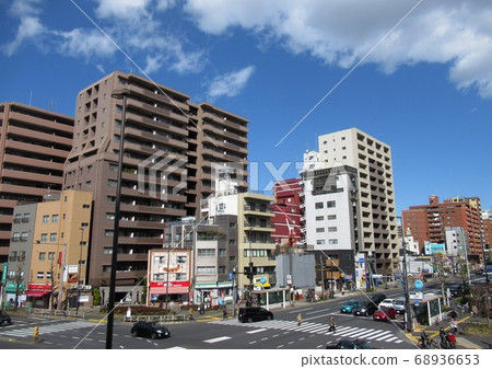 Near Iriya Station on the Hibiya Line 68936653