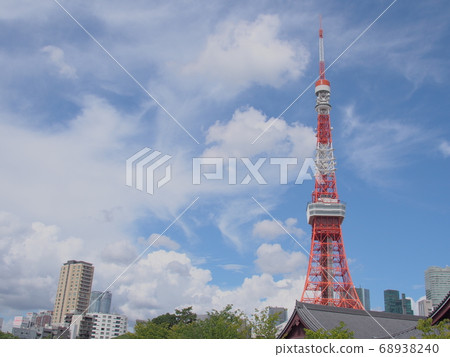 Summer sky from Shiba Park and Tokyo Tower Summer sky from Shiba Park and Tokyo Tower 68938240