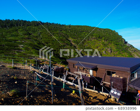 Neishidake小屋，您可以在清晨燃燒 68938996